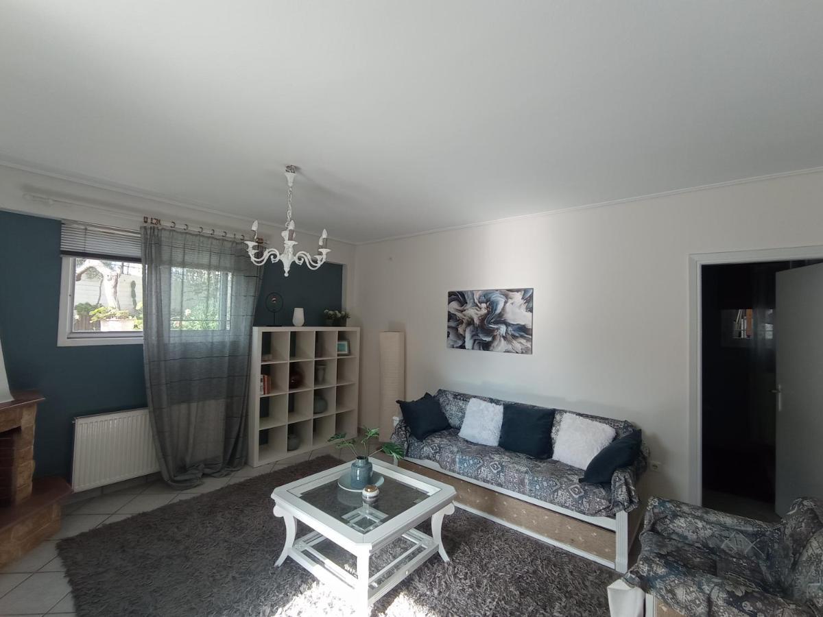 Flat With Garden Near Sea, Port And Airport Apartman Ártemida Kültér fotó