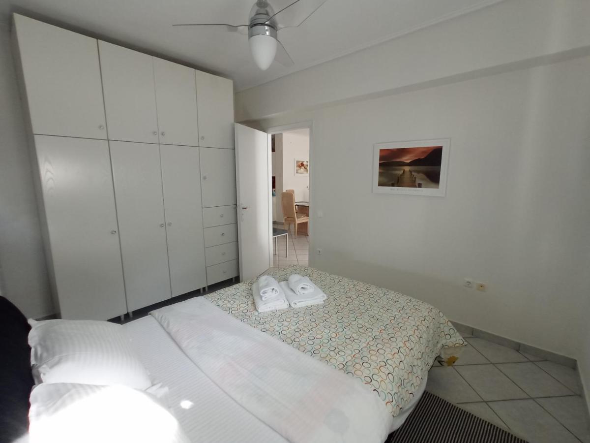 Flat With Garden Near Sea, Port And Airport Apartman Ártemida Kültér fotó