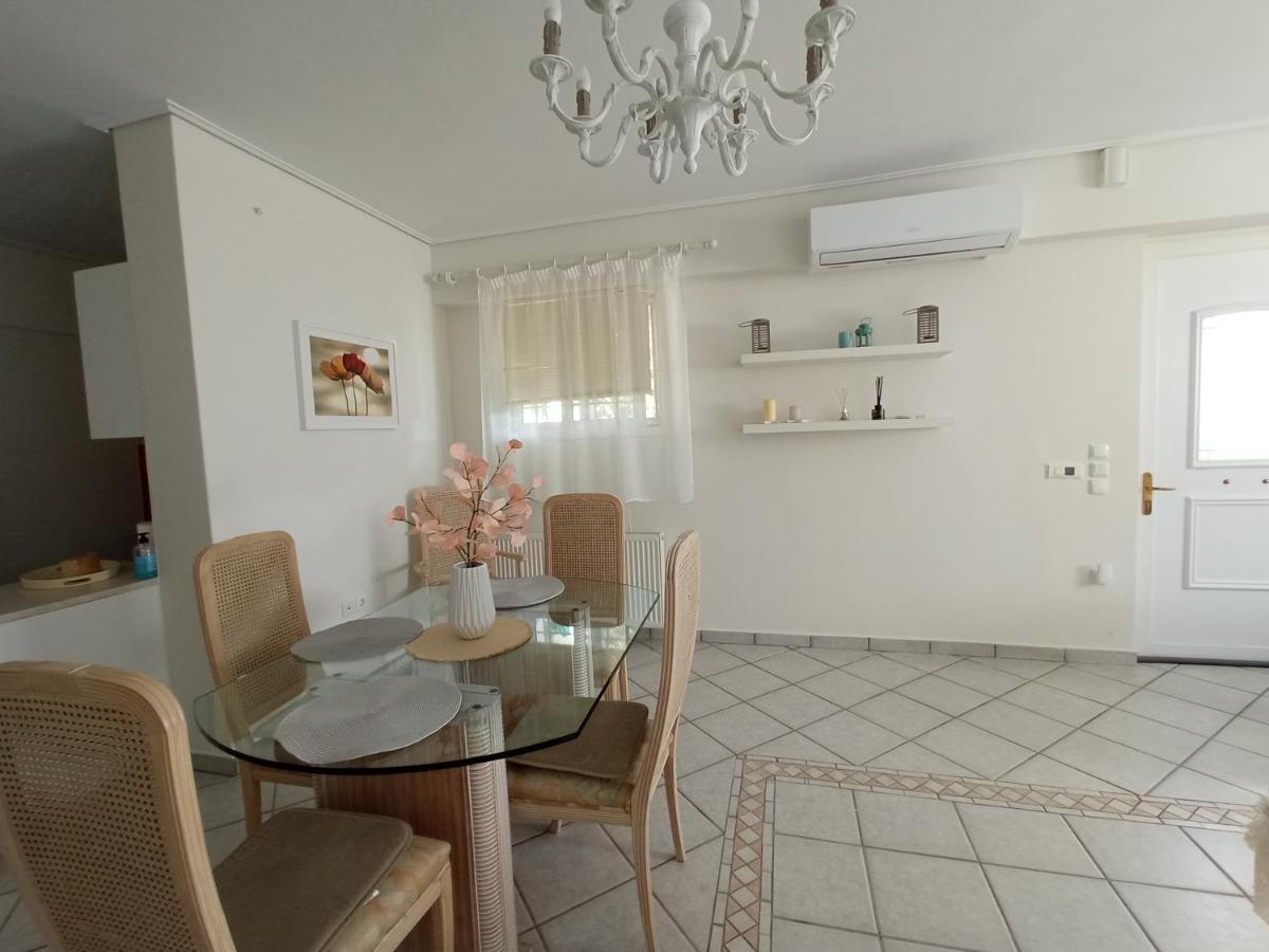 Flat With Garden Near Sea, Port And Airport Apartman Ártemida Kültér fotó