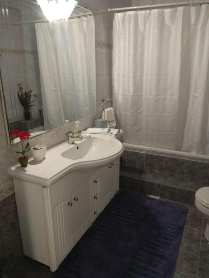 Flat With Garden Near Sea, Port And Airport Apartman Ártemida Kültér fotó